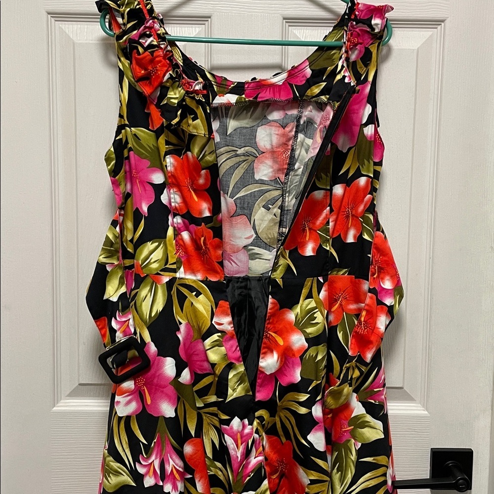 Voodoo Vixen | Black/Red | Hibiscus | Floral | Ruffled Neck | Mini Dress |Size L - Picture 9 of 17